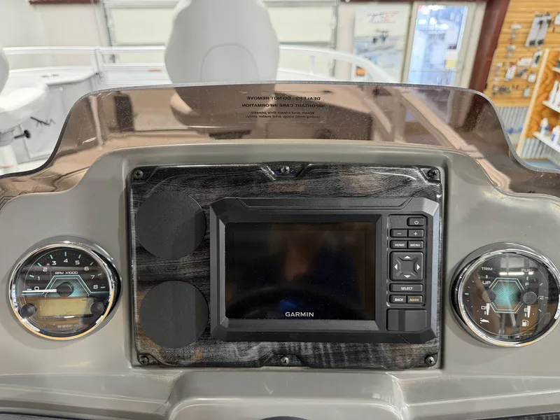 Slide: The Image of Avalon Venture 85 Quad Fish - 21' 2026 - 12