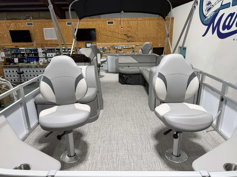 Slide: The Image of Avalon Venture 85 Quad Fish - 21' 2026 - 6