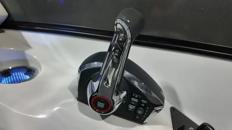 Slide: The Image of Barletta Lusso L23UC 2026 throttle lever with start-stop button. - 42