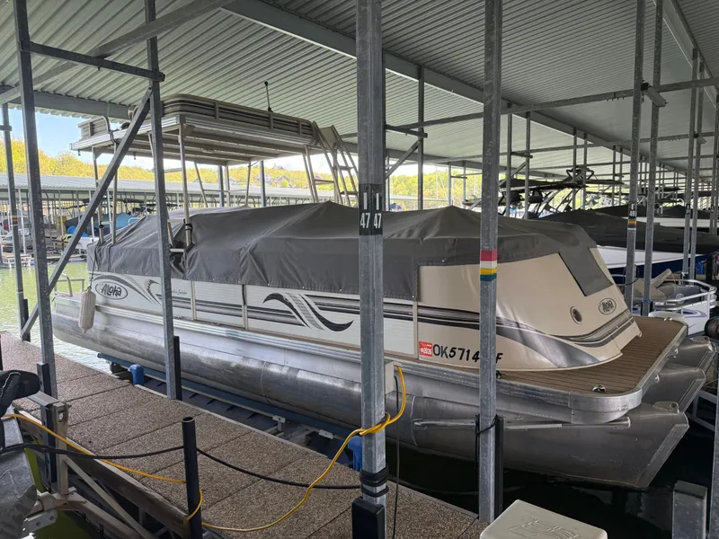The Image of Aloha 250 Sundeck 2004 - 1