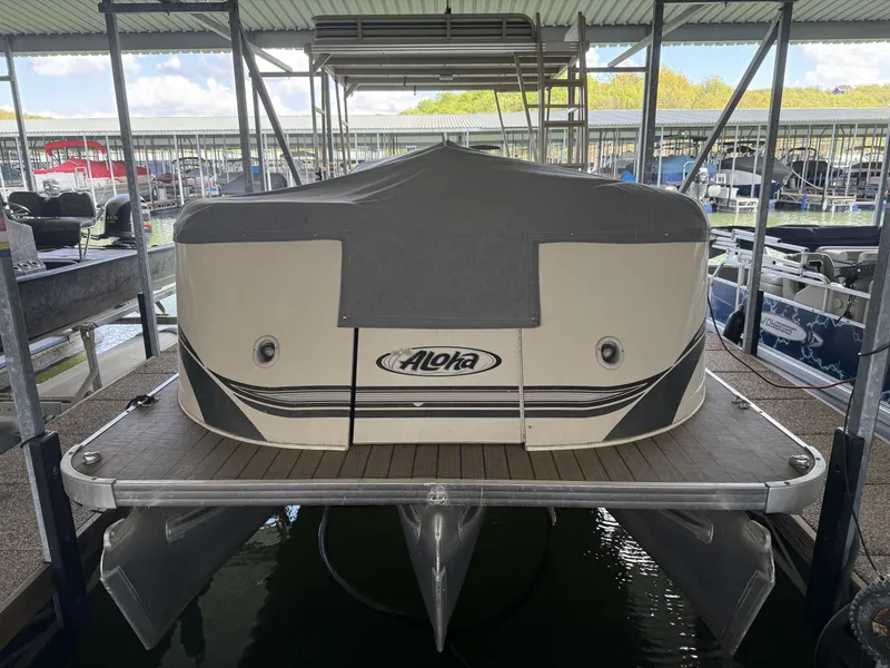 Slide: The Image of Aloha 250 Sundeck 2004 - 10