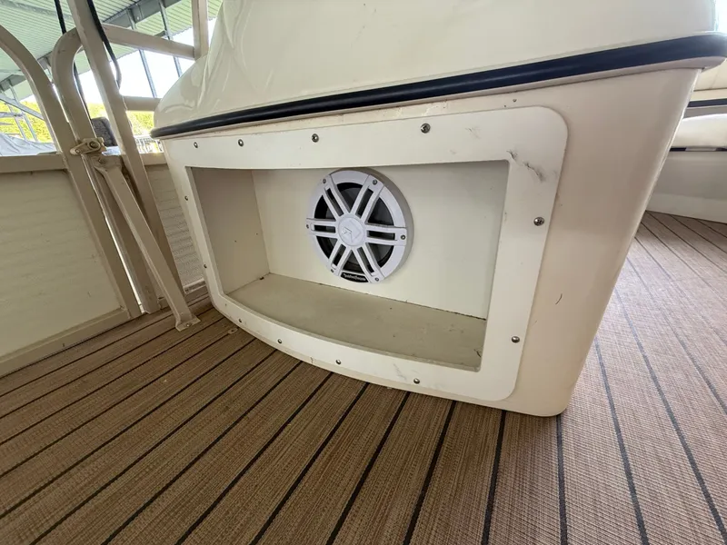 Slide: The Image of Aloha 250 Sundeck 2004 - 13