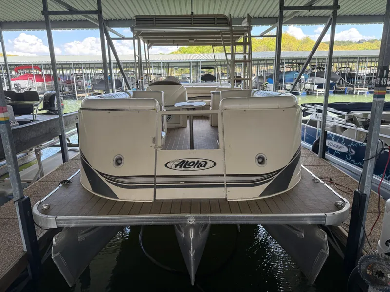 Slide: The Image of Aloha 250 Sundeck 2004 - 19