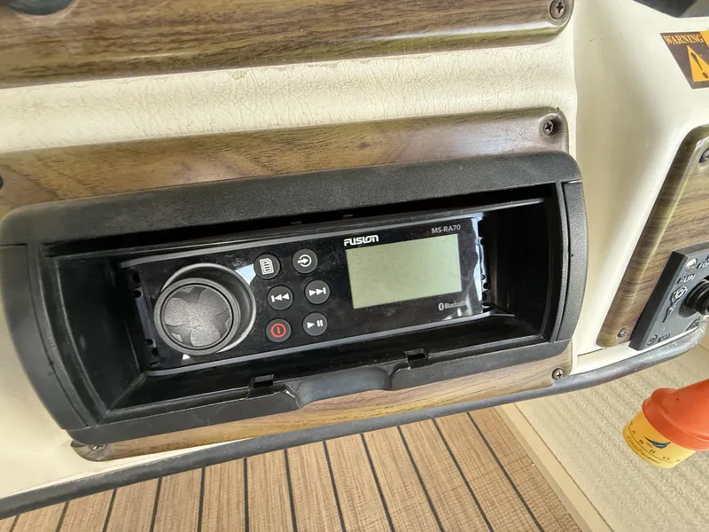 Slide: The Image of Aloha 250 Sundeck 2004 - 5