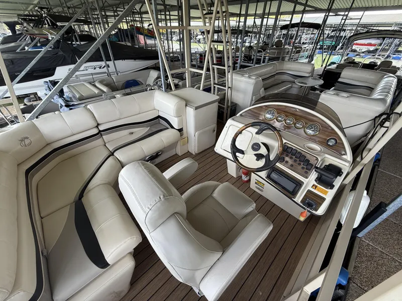 Slide: The Image of Aloha 250 Sundeck 2004 - 7