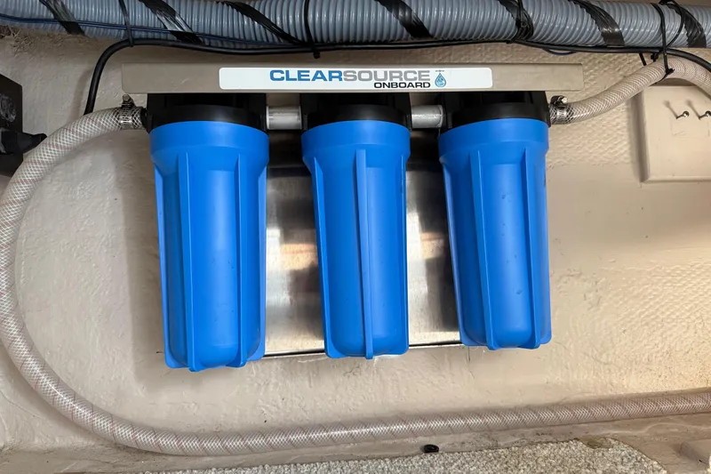 Slide: The Image of Water filtration system on 2007 Sea Ray 52 Sedan Bridge yacht. - 68