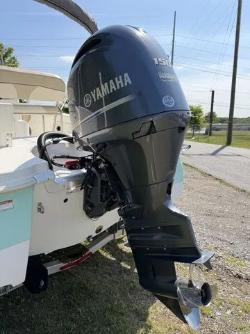 Slide: The Image of NauticStar 191 Hybrid 2022 - 3