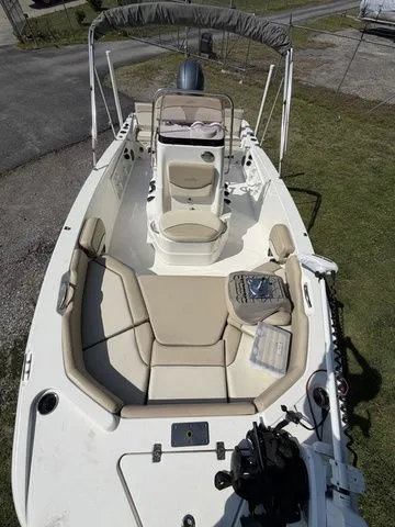 Slide: The Image of NauticStar 191 Hybrid 2022 - 6