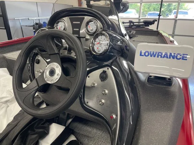 Slide: The Image of Tracker Pro Team 175 TXW 2024 - 3