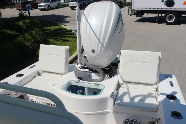 Slide: The Image of Everglades 243 FISHING PACKAGE 2022 - 26