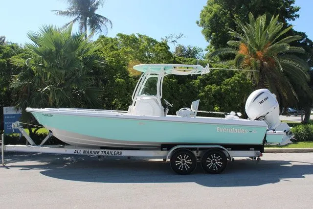 Slide: The Image of Everglades 243 FISHING PACKAGE 2022 - 5