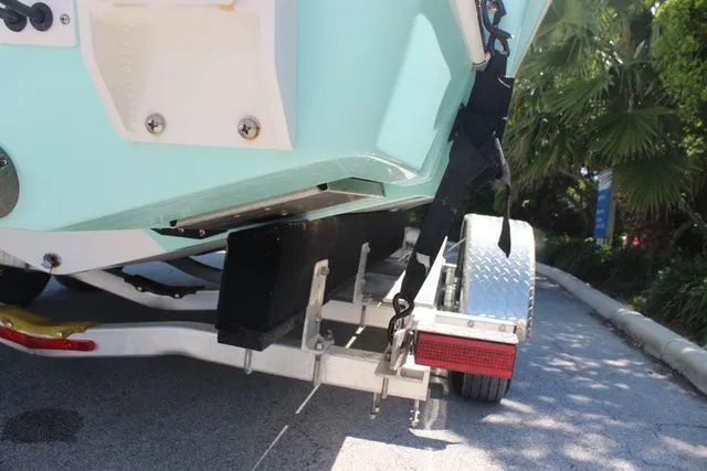 Slide: The Image of Everglades 243 FISHING PACKAGE 2022 - 52