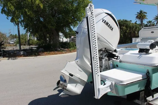 Slide: The Image of Everglades 243 FISHING PACKAGE 2022 - 8