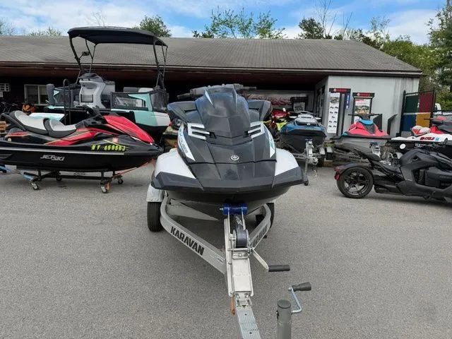 Slide: The Image of Yamaha FX Cruiser HO 2018 - 5