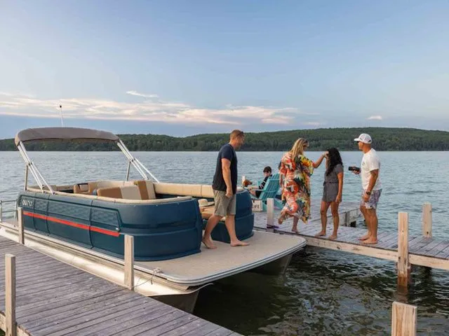 Slide: The Image of Aura Pontoons 23FT 2026 - 16