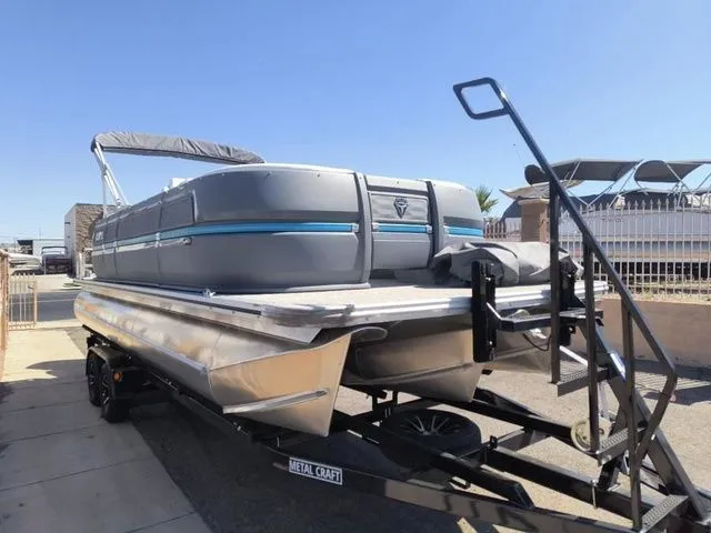 Slide: The Image of Aura Pontoons 23FT 2026 - 3