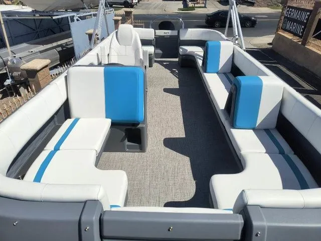Slide: The Image of Aura Pontoons 23FT 2026 - 6