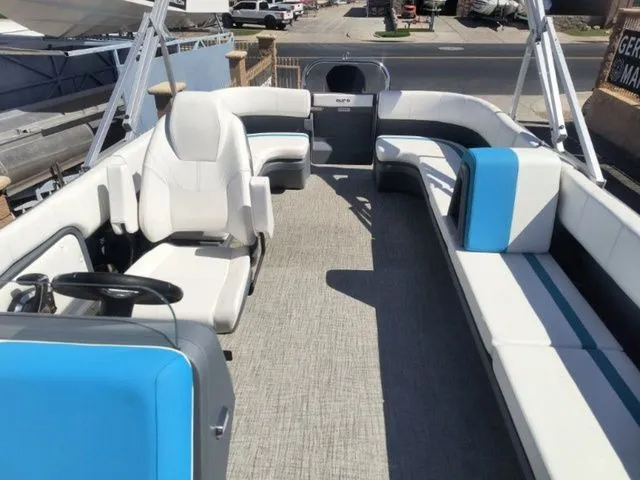 Slide: The Image of Aura Pontoons 23FT 2026 - 8