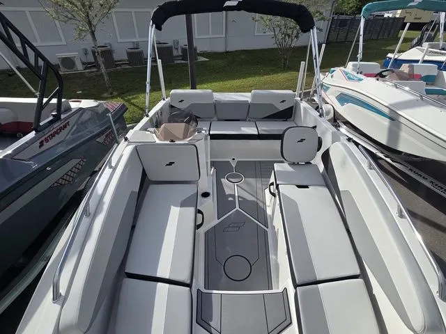 Slide: The Image of Starcraft SV Jet J7 2026 - 7