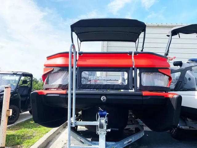 Slide: The Image of Sea-Doo Switch Cruise 18 2025 - 14