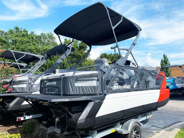 Slide: The Image of Sea-Doo Switch Cruise 18 2025 - 3