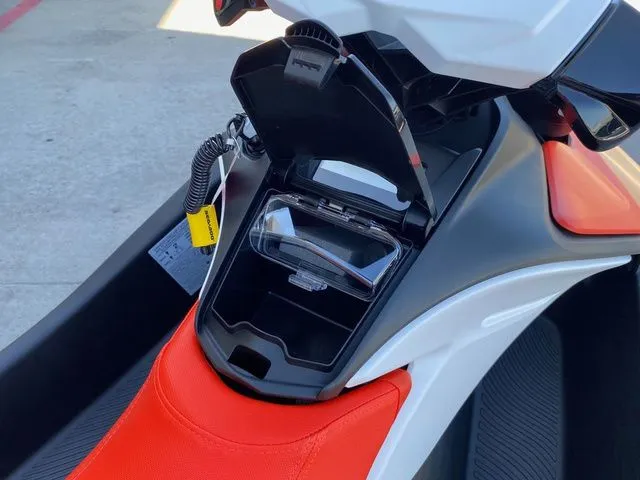 Slide: The Image of Sea-Doo ROTAX 900 ACE CONVENIENCE PACKAGE 2026 - 21