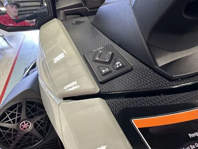 Slide: The Image of Yamaha VX Cruiser HO 2026 - 12