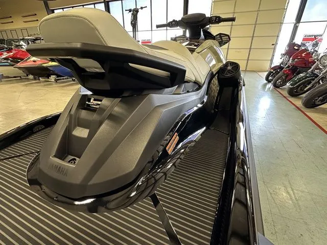 Slide: The Image of Yamaha VX Cruiser HO 2026 - 19