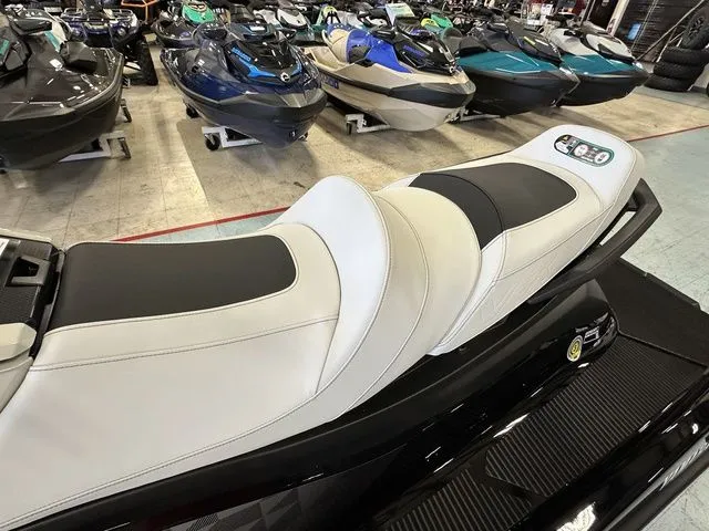 Slide: The Image of Yamaha VX Cruiser HO 2026 - 20