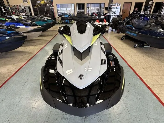 Slide: The Image of Yamaha VX Cruiser HO 2026 - 3