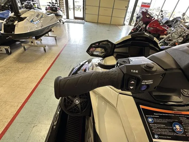 Slide: The Image of Yamaha VX Cruiser HO 2026 - 8