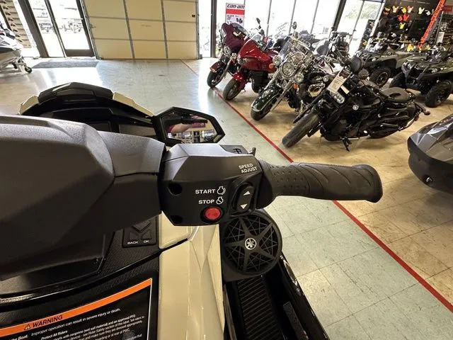 Slide: The Image of Yamaha VX Cruiser HO 2026 - 9