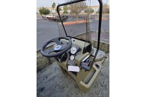 Slide: The Image of Tracker Grizzly 1860 CC 2026 - 7