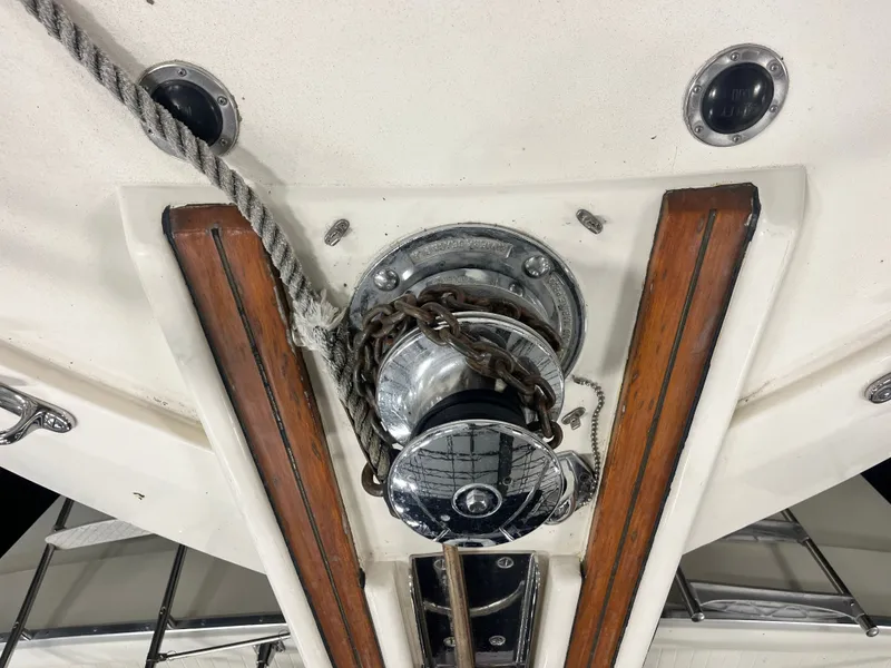 Slide: The Image of Anchor windlass on 1991 Hatteras 40 DC yacht. - 16