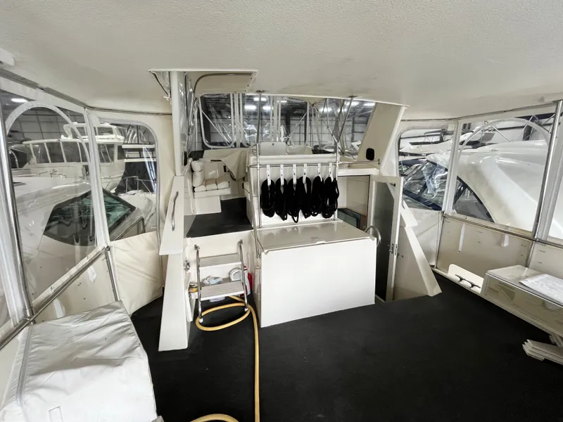 Slide: The Image of Interior of a 1991 Hatteras 40 DC yacht with modern amenities. - 18