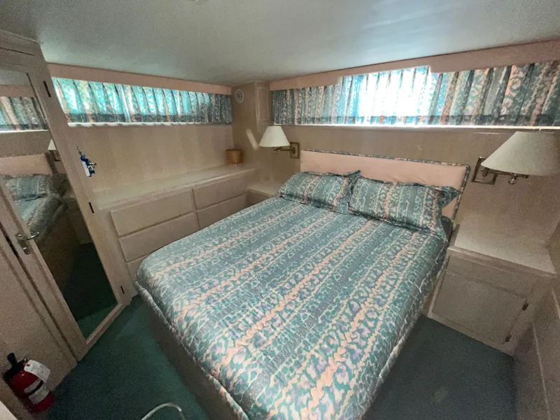 Slide: The Image of Bedroom in Hatteras 40 DC boat, year 1991. - 5