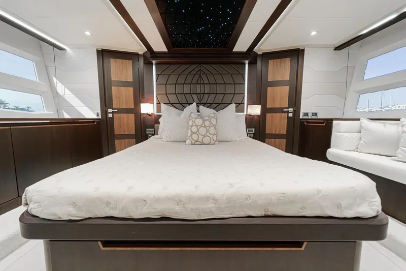 Slide: The Image of Luxurious bedroom on the 2016 Galeon 640 Fly yacht. - 46