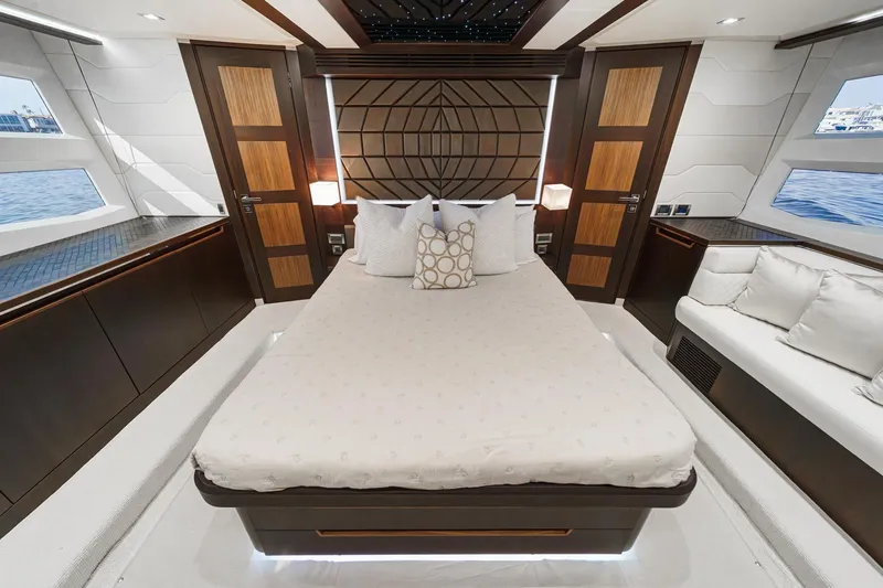 Slide: The Image of Luxurious bedroom on the 2016 Galeon 640 Fly yacht. - 47