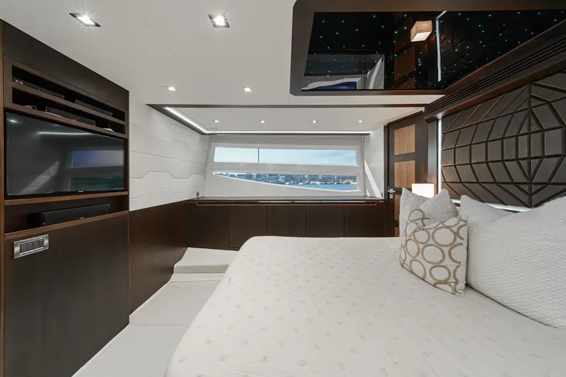 Slide: The Image of Galeon 640 Fly 2016 - 52