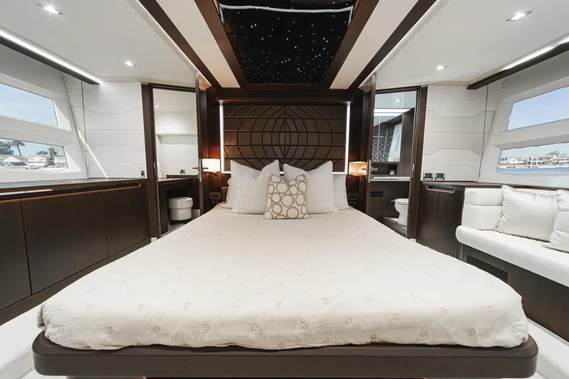 Slide: The Image of Galeon 640 Fly 2016 - 53