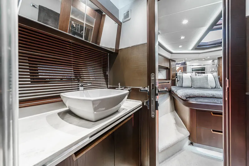 Slide: The Image of Galeon 640 Fly 2016 - 63
