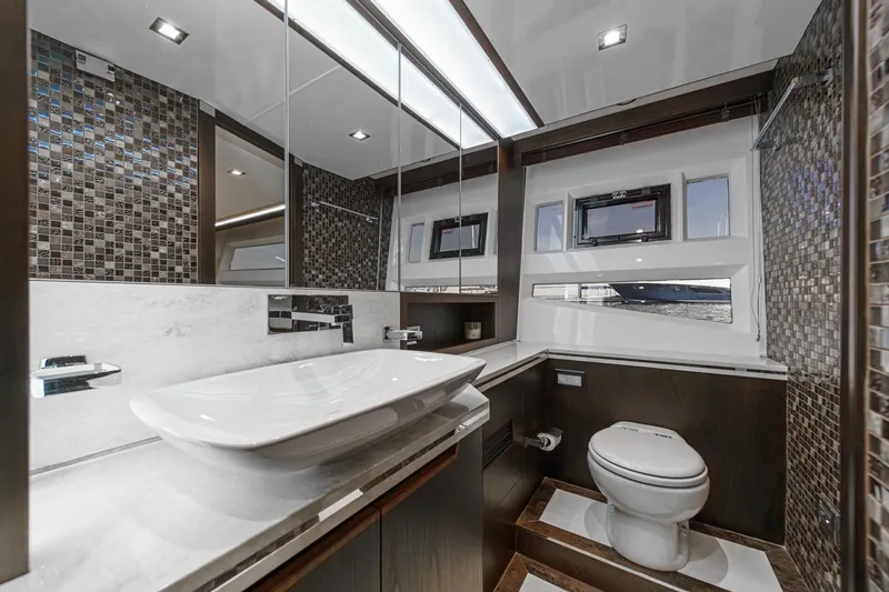 Slide: The Image of Galeon 660 Fly 2016 - 55