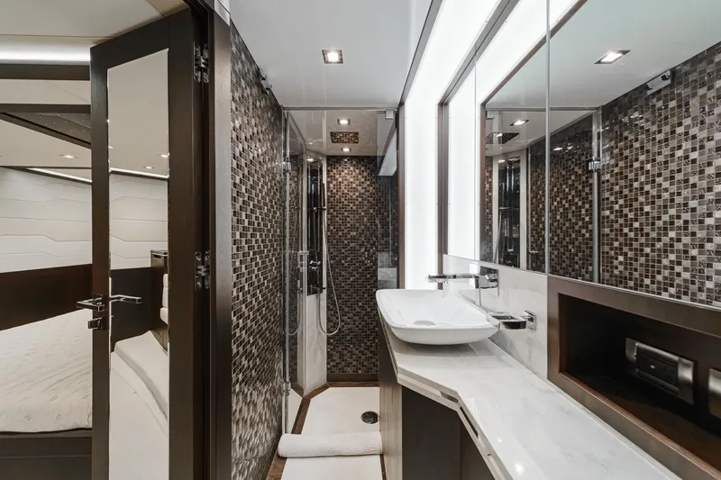 Slide: The Image of Galeon 660 Fly 2016 - 56
