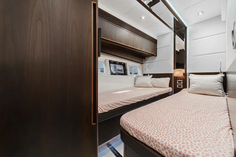 Slide: The Image of Galeon 660 Fly 2016 - 65