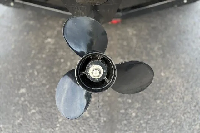 Slide: The Image of Propeller of 2017 Searay SPX210 boat on asphalt surface. - 10