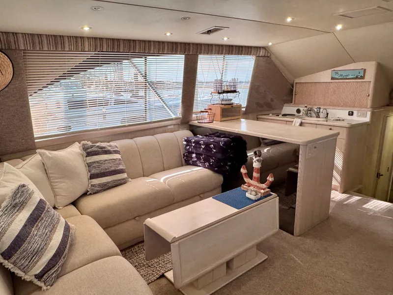 Slide: The Image of Interior of a 1995 Ocean Yachts 42 SS, cozy living area. - 21