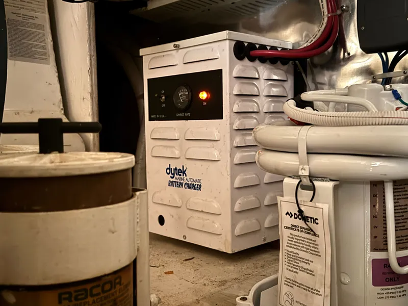 Slide: The Image of Dytek marine battery charger in Ocean Yachts 42 SS, 1995 model. - 41