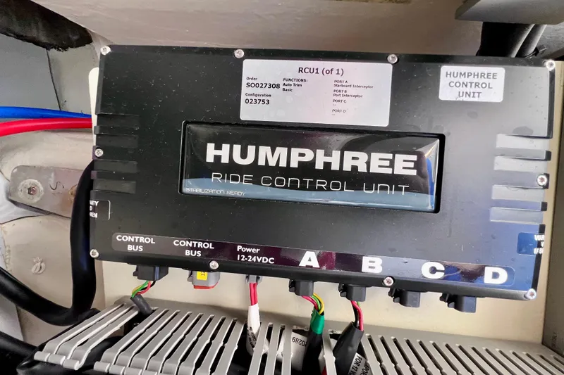 Slide: The Image of Humphree ride control unit in 2022 Windy SR 44 Blackhawk boat. - 126