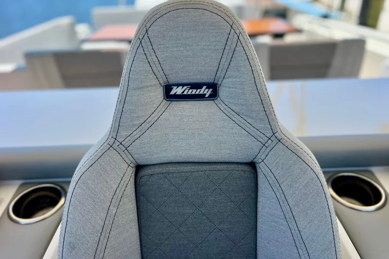Slide: The Image of Gray seat with "Windy" logo on 2022 Windy SR 44 BLACKHAWK boat. - 62