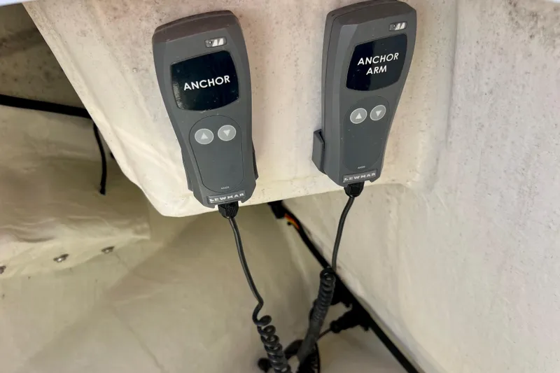 Slide: The Image of Control panel for anchor system on 2022 Windy SR 44 BLACKHAWK boat. - 80
